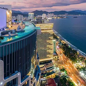 Panorama Beachfront 아파트 나트랑